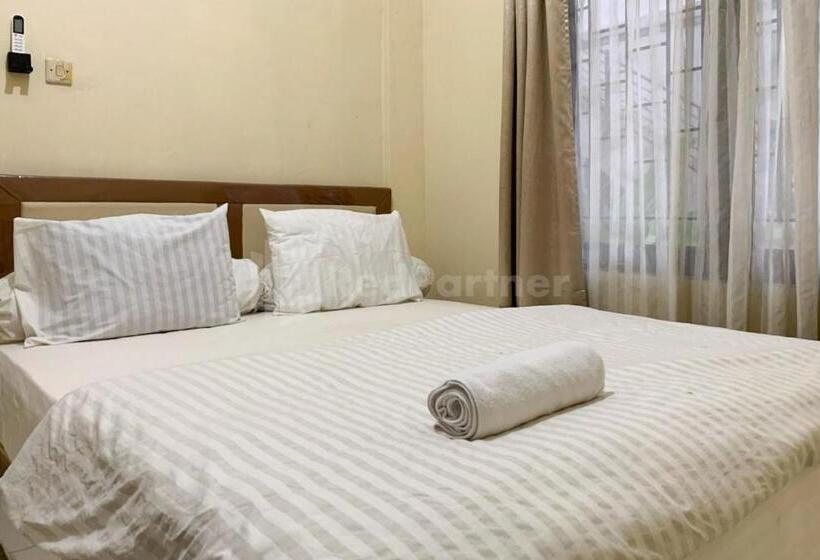 디럭스 룸, Srb Near Mall Ciputra Cibubur Mitra Reddoorz