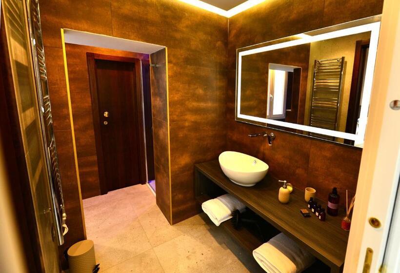 اتاق استاندارد با وان آب گرم, Xenia Neapolis