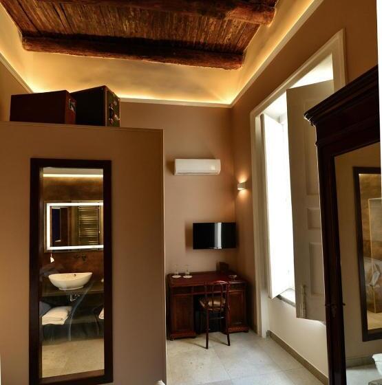 اتاق استاندارد با وان آب گرم, Xenia Neapolis