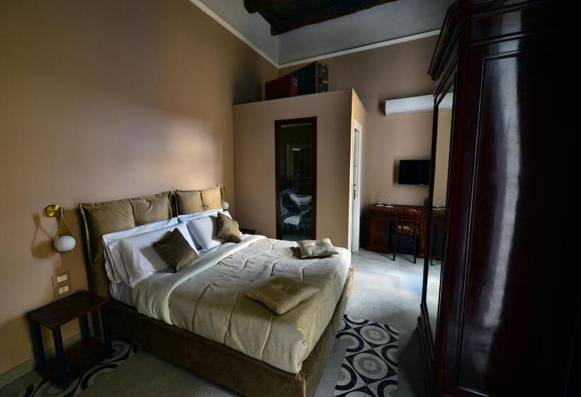 اتاق استاندارد با وان آب گرم, Xenia Neapolis