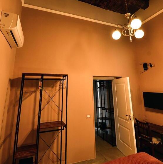 اتاق سوپریور, Xenia Neapolis