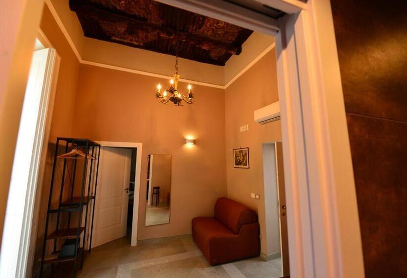 اتاق سوپریور, Xenia Neapolis