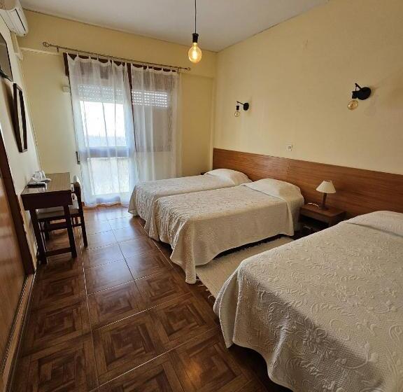 标准三人间, Romeu