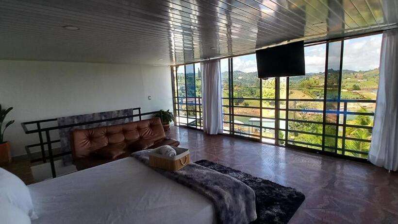 デラックススイート, Mirador Cielo Blue