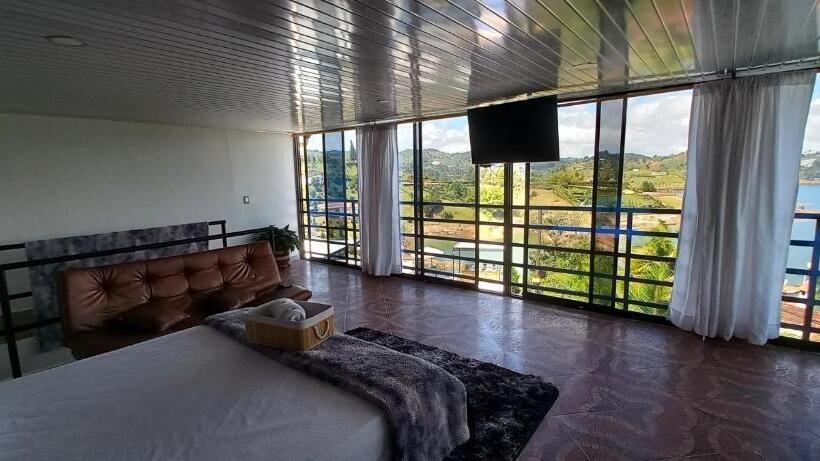 デラックススイート, Mirador Cielo Blue