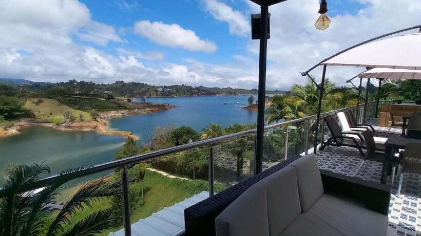 ファミリールーム, Mirador Cielo Blue