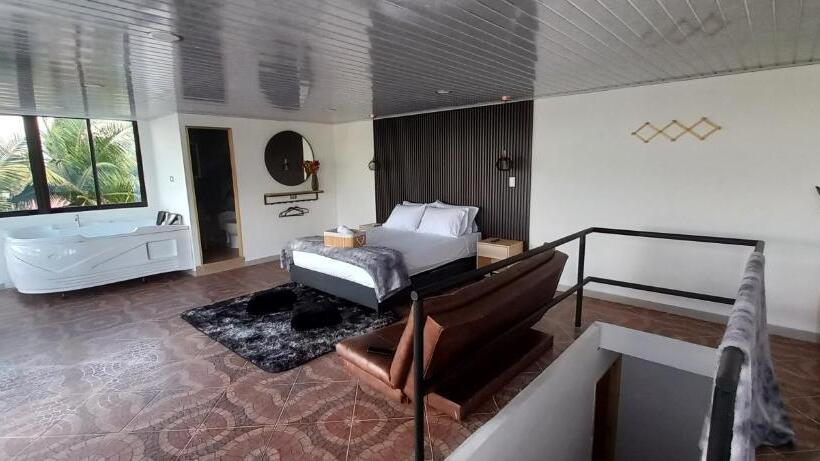 デラックススイート, Mirador Cielo Blue