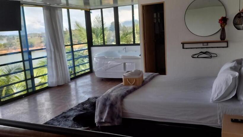 デラックススイート, Mirador Cielo Blue