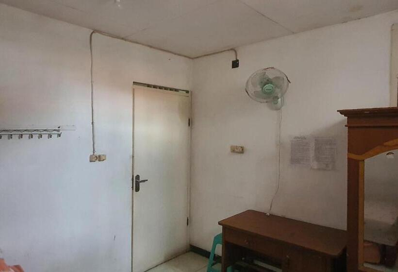 غرفة قياسية, Spot On 93681 Qodri Homestay Syariah