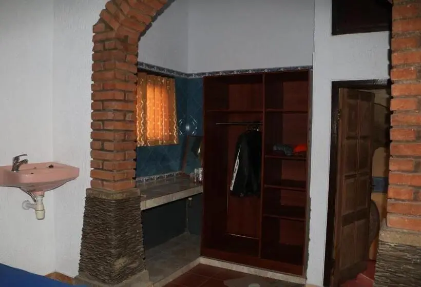 ガーデンビューのスタンダードバンガロー, Mesari Cottage Guest House