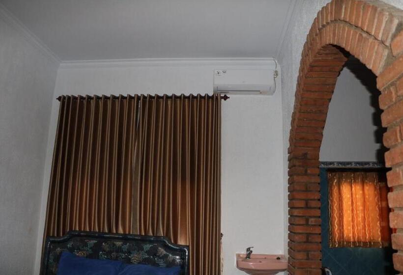 스탠다드 방갈로 정원 전망, Mesari Cottage Guest House