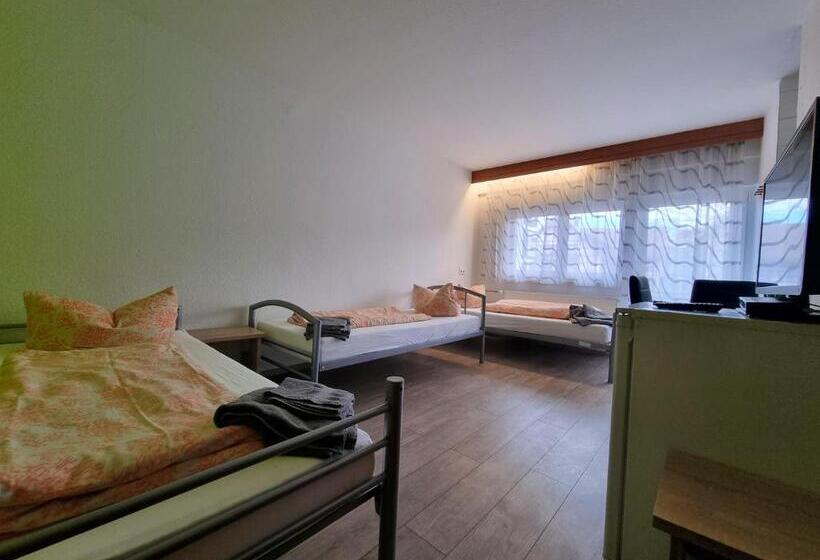 标准三人间, Monteurzimmer   Karlsbad