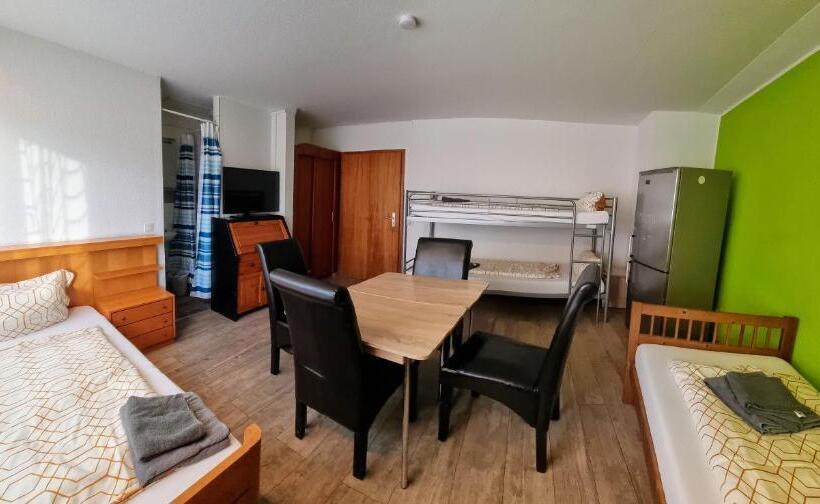 四人标准间, Monteurzimmer   Karlsbad