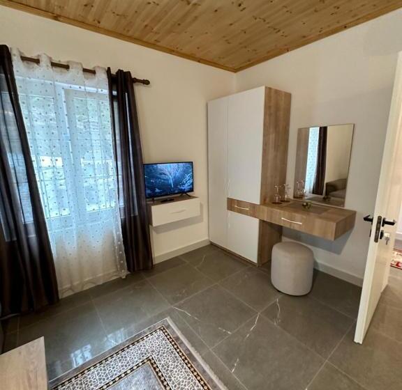 Quarto standart com varanda, Qyteza Guest House & Camping