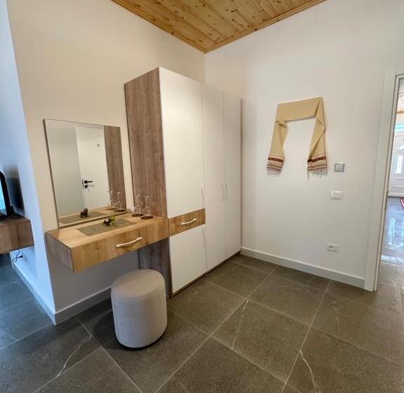Quarto deluxe, Qyteza Guest House & Camping