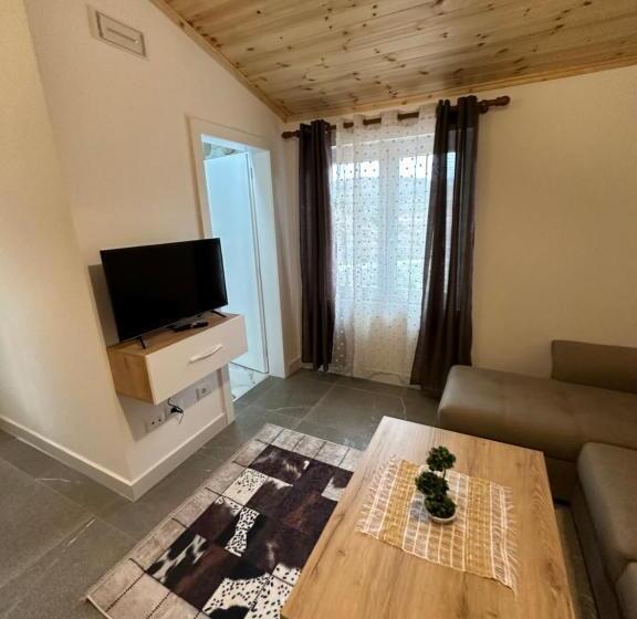 Quarto standard, Qyteza Guest House & Camping