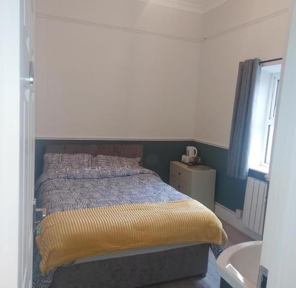 标准间, The Corner House Longford Town