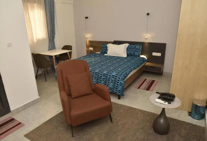 استودیوی استاندارد, Complexe Immobilier Le Silence Cis
