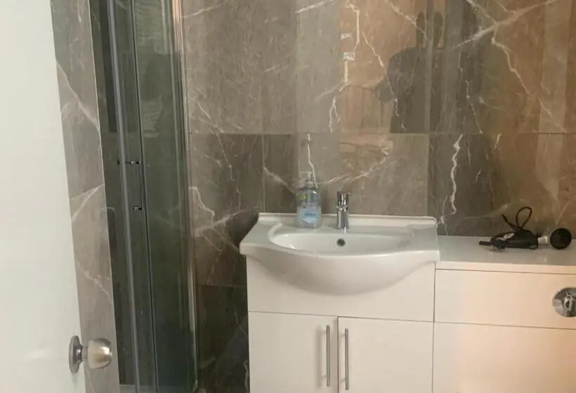 اتاق استاندارد, The London En Suite