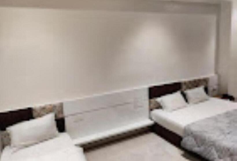 スタンダードルーム, Royal Rasraj , Dhule