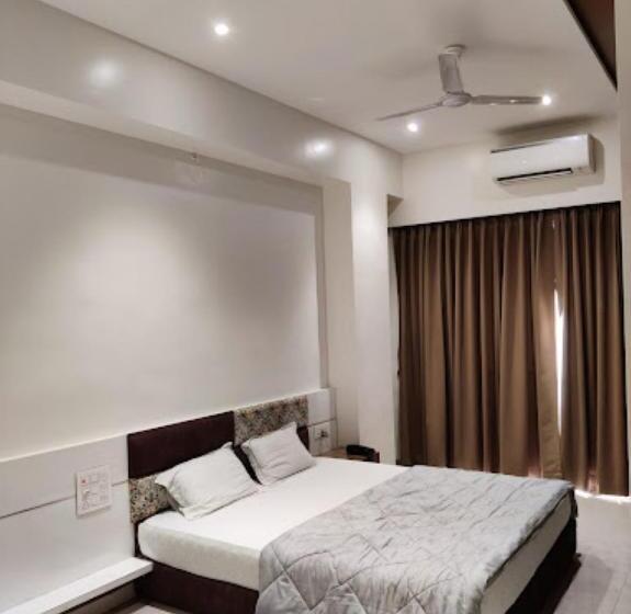 デラックスルーム, Royal Rasraj , Dhule