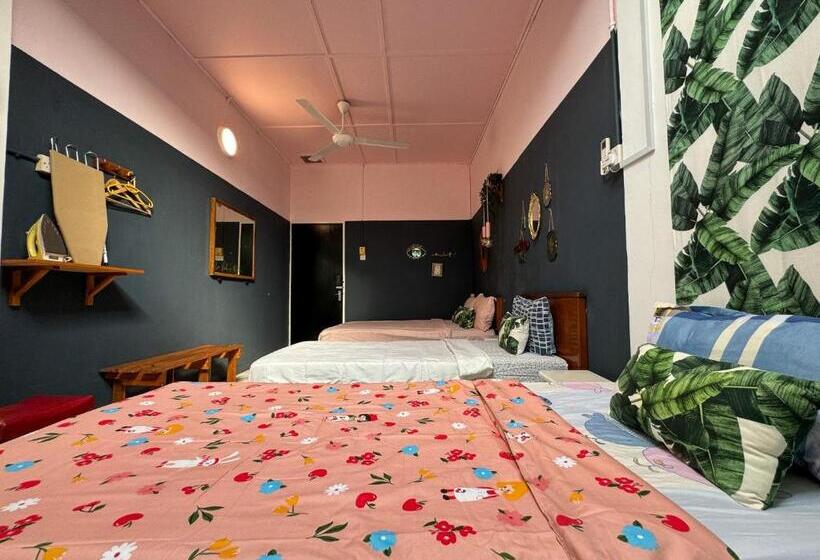 デラックスの４人部屋, Aeon Station 18l Rainforest & Heritage