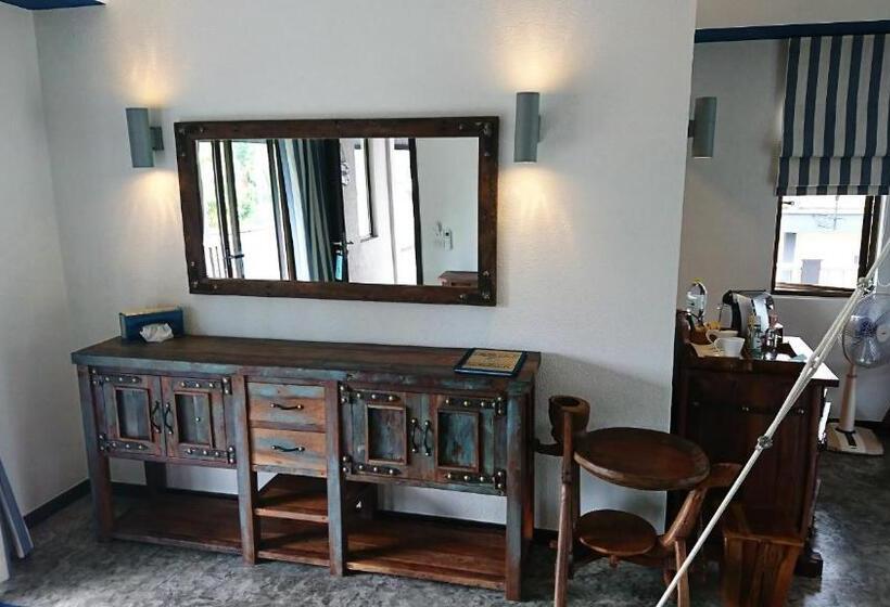 家庭间, Chang Malai Residence