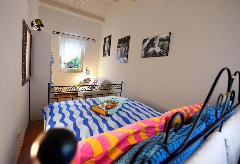 اتاق استاندارد سه نفره, Lillac Cottage