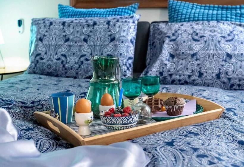 اتاق استاندارد سه تخته با چشم‌انداز باغ, Lillac Cottage