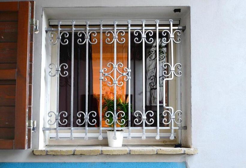 اتاق استاندارد, Lillac Cottage