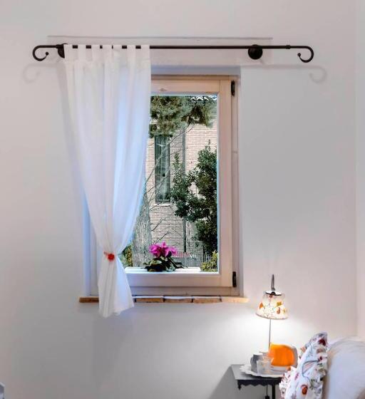 اتاق استاندارد سه نفره, Lillac Cottage