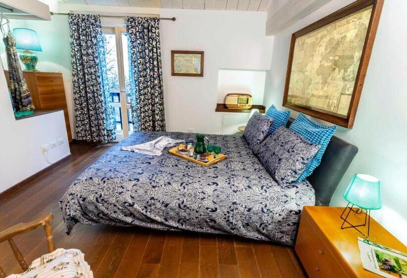 اتاق استاندارد سه تخته با چشمانداز باغ, Lillac Cottage