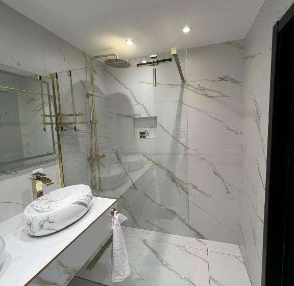 デラックスルーム, Lou Et Hans