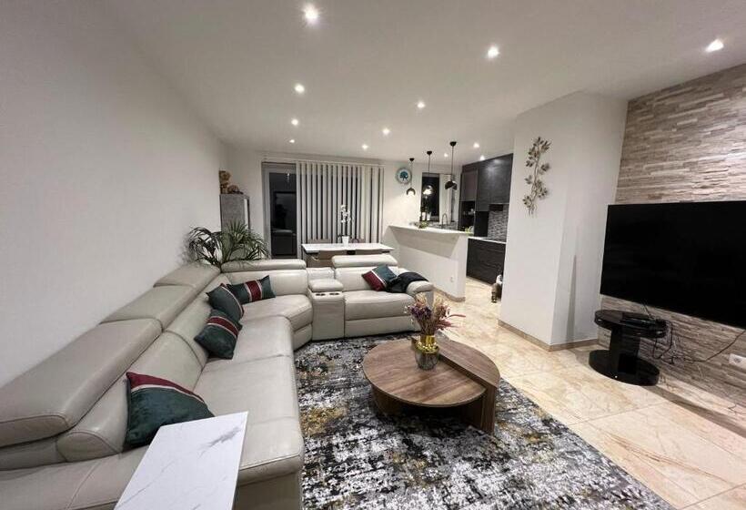 デラックスルーム, Lou Et Hans