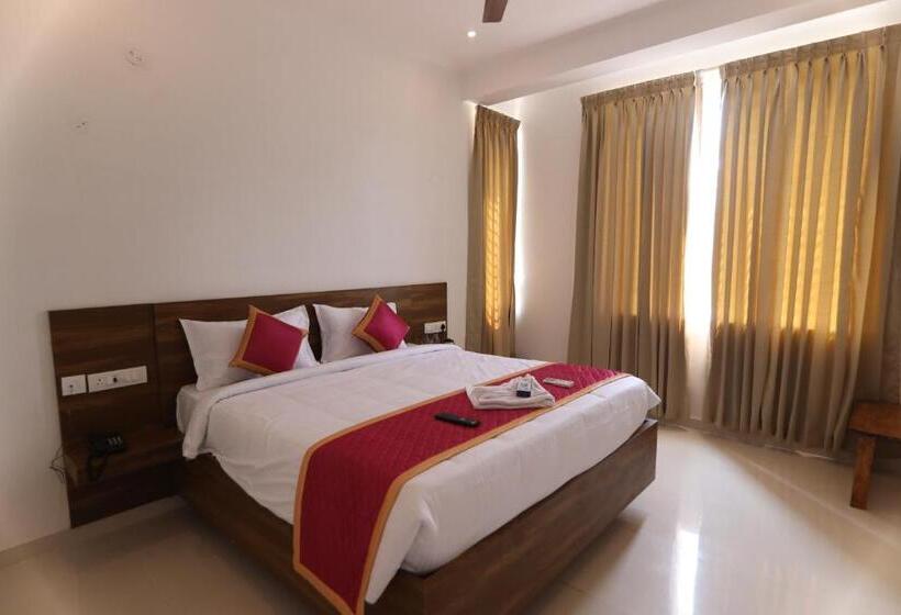 اتاق سوپریور با تخت بزرگ, J Park Auroville Beach
