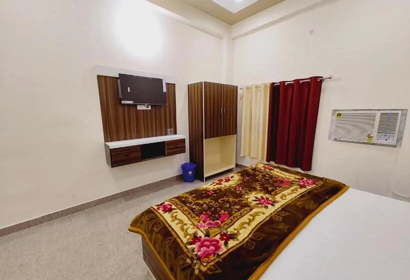スタンダードルーム, Shree Venktesh Nilayam 300 M From Ram Janam Bhumi