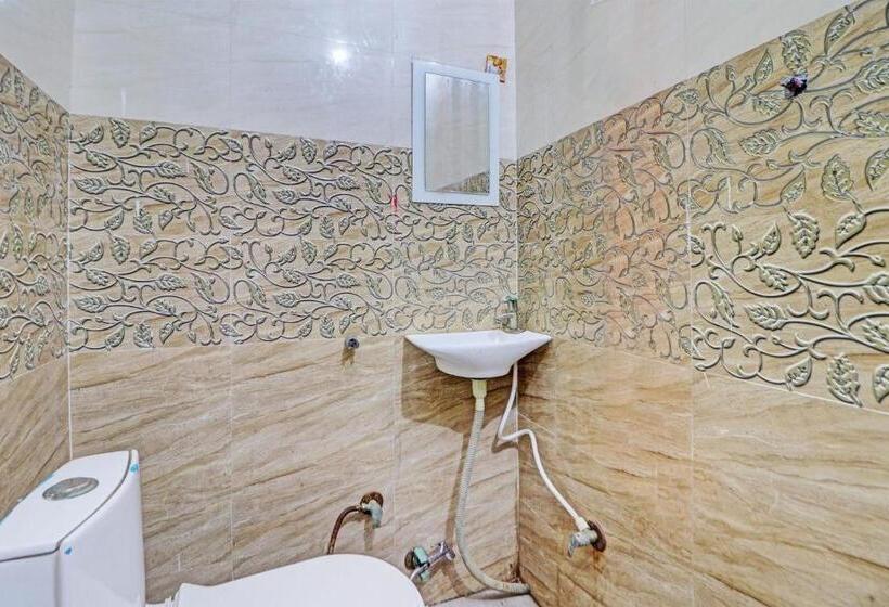 Трехместный Номер Классика, Oyo Hotel Redfly Inn