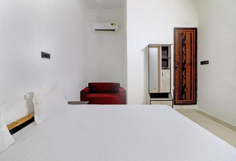 غرفة كلاسيكية ثلاثية, Oyo Hotel Redfly Inn