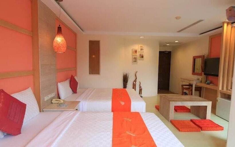 اتاق استاندارد چهار تخته, Golden Sea Inn