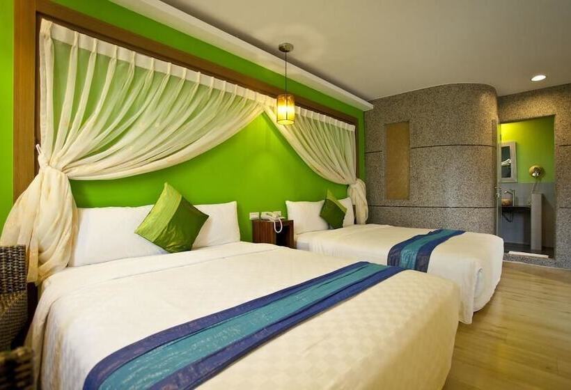 اتاق استاندارد چهار تخته, Golden Sea Inn