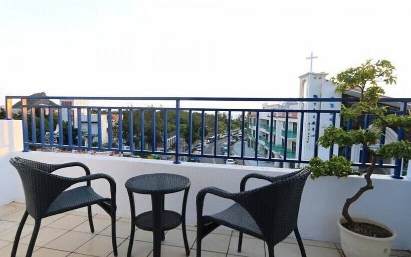 اتاق استاندارد, Golden Sea Inn