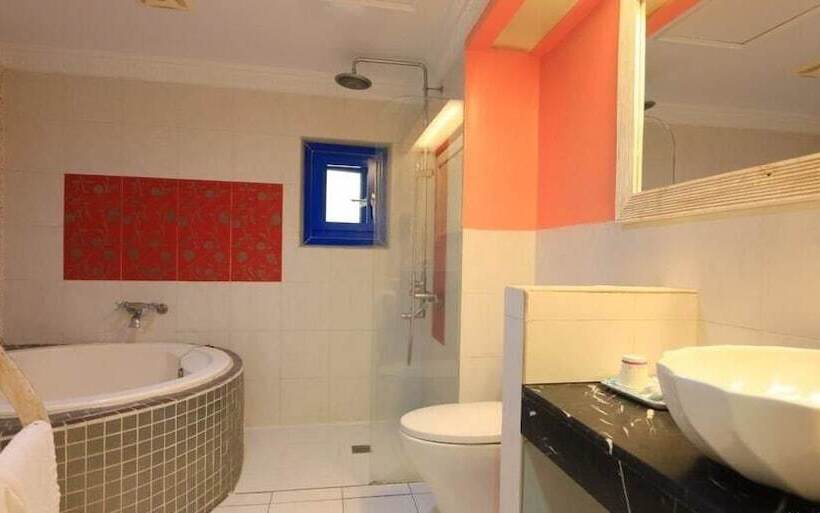 اتاق استاندارد چهار تخته, Golden Sea Inn