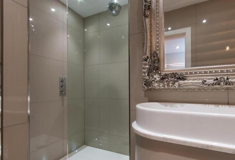 غرفة إقتصادية, Rooms At Number One