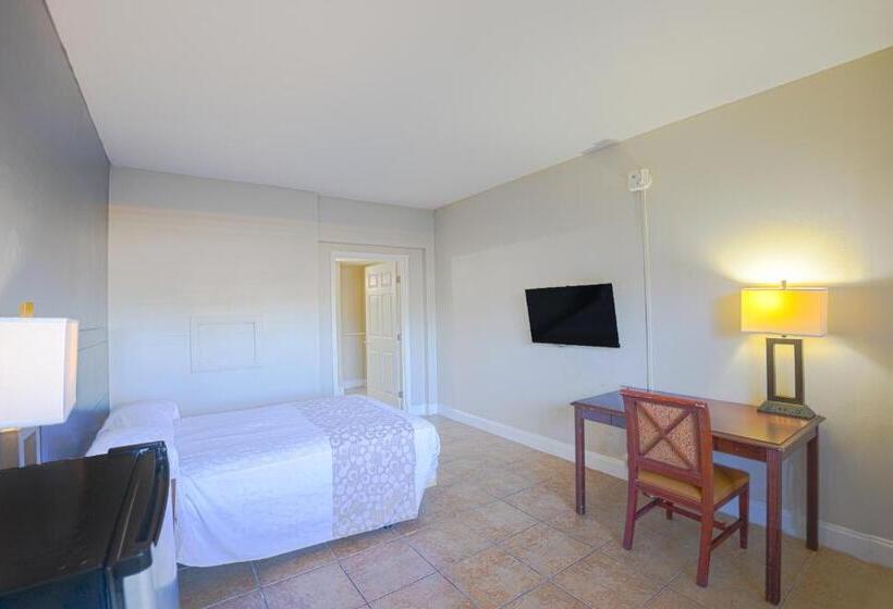 Номер Стандарт, Budget Motel  Titusville