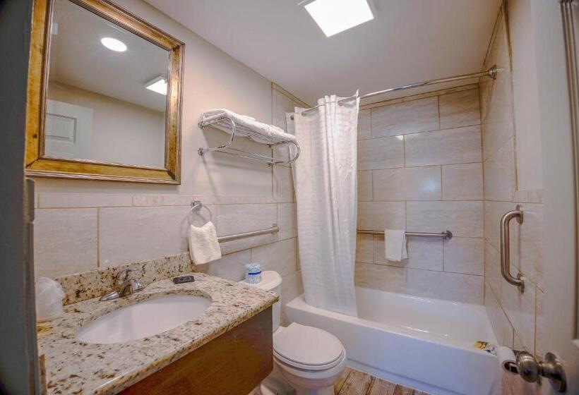 חדר סטנדרט עם מיטת קינג, Budget Motel  Titusville