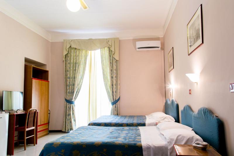 Habitación Cuádruple Estándar, Altavilla 9
