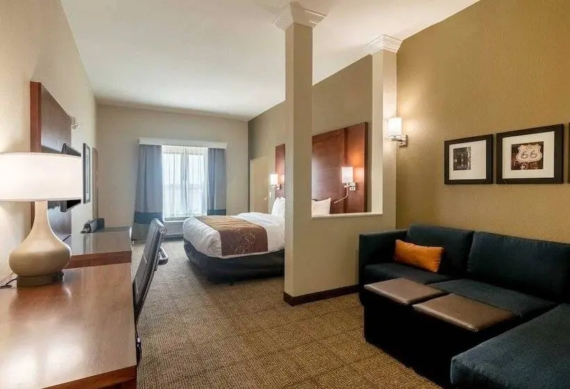 スイート, Comfort Suites Meridian And I40