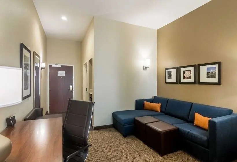 スイート, Comfort Suites Meridian And I40