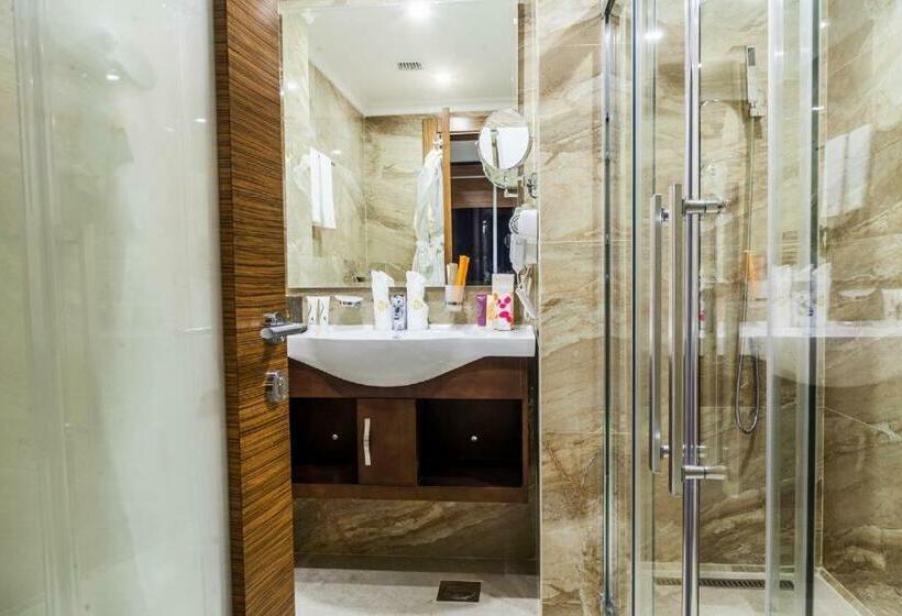 سوییت جونیور, Harir Palace