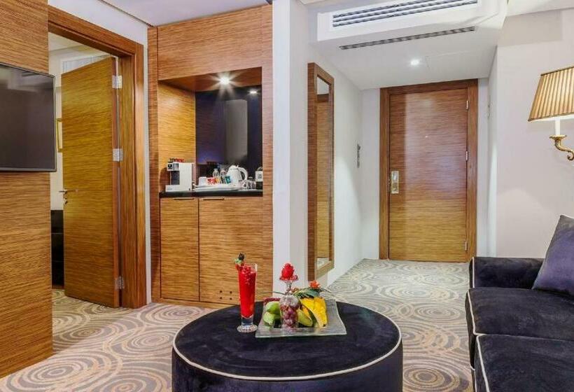 سوییت جونیور, Harir Palace